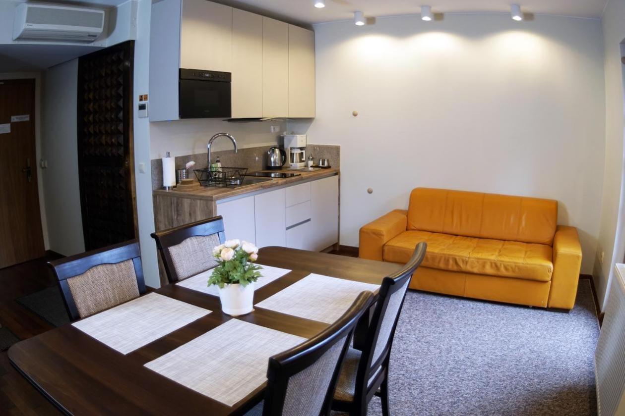 Apartamenty Lola ชกลาร์สกา ปอเรมบา ภายนอก รูปภาพ