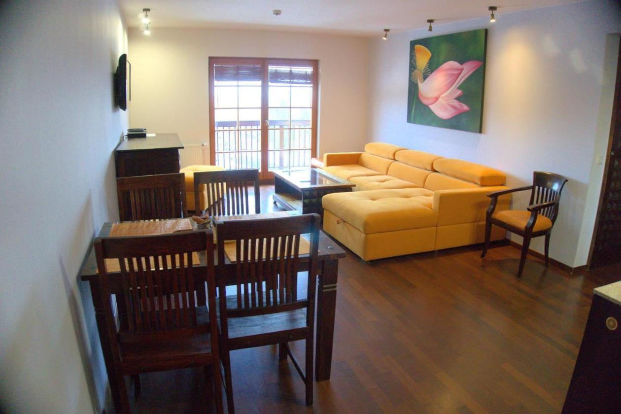Apartamenty Lola ชกลาร์สกา ปอเรมบา ภายนอก รูปภาพ