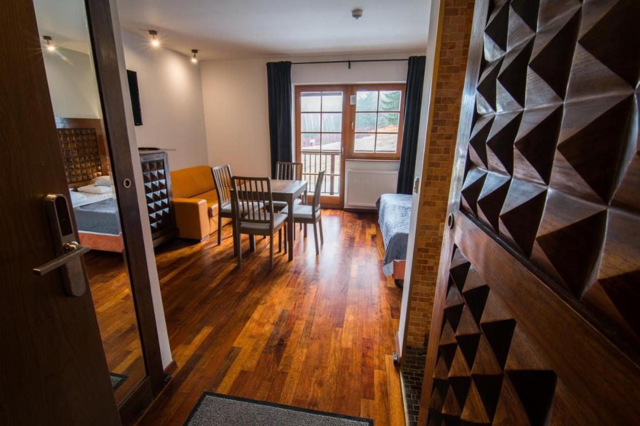 Apartamenty Lola ชกลาร์สกา ปอเรมบา ภายนอก รูปภาพ
